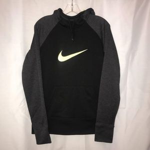 Nike - Therma-Fit Hoodie - Size Youth M